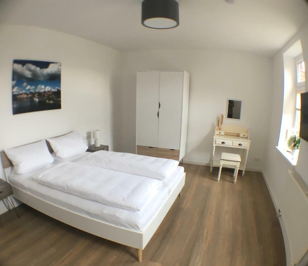 Das Bilderbuchcafe - Ferien - Apartment No 3 - Markt 7 ハーフェルベルク エクステリア 写真